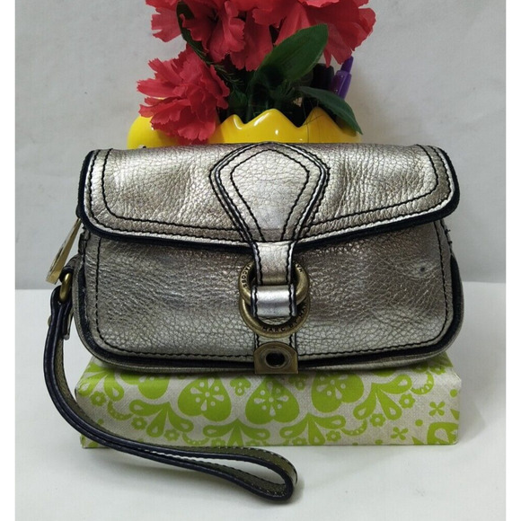 Marc By Marc Jacobs Metallic Silver Leather Buckle Wristlet - Coin Wallet - Picture 1 of 13